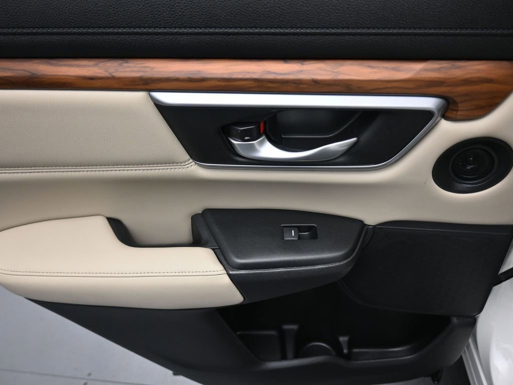 Used 2017 Honda CR-V Touring image 32