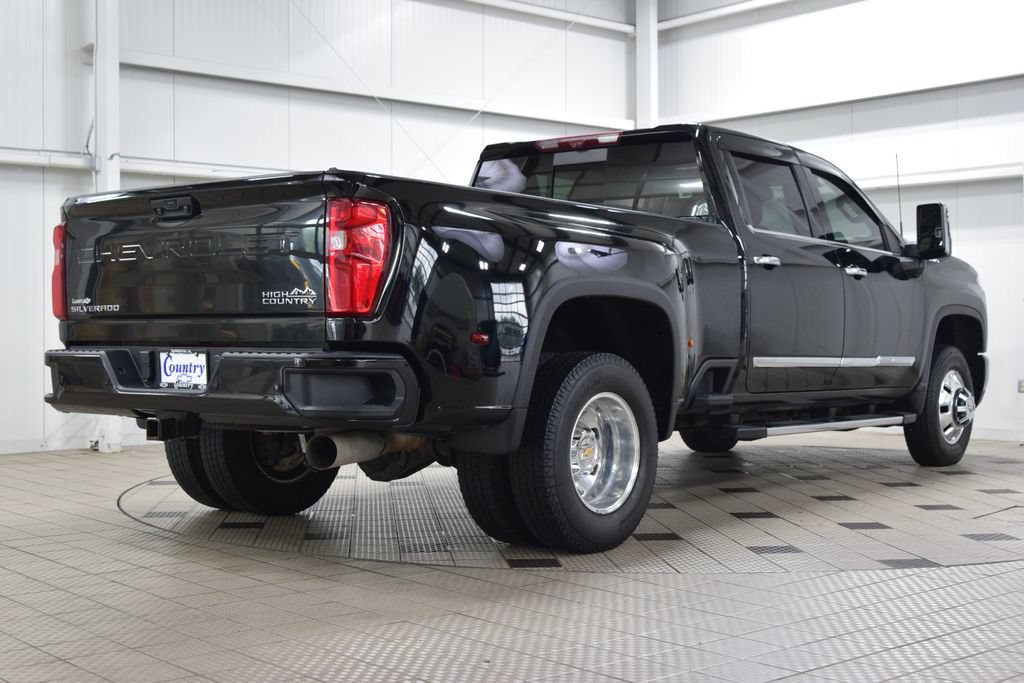 Used 2024 Chevrolet Silverado 3500 High Country w/ High Country Premium Package AWD/4WD image 8