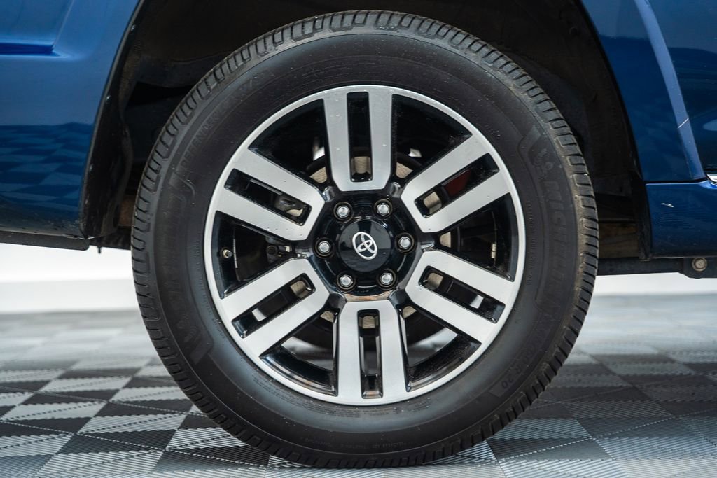 Used 2020 Toyota 4Runner Limited AWD/4WD image 20