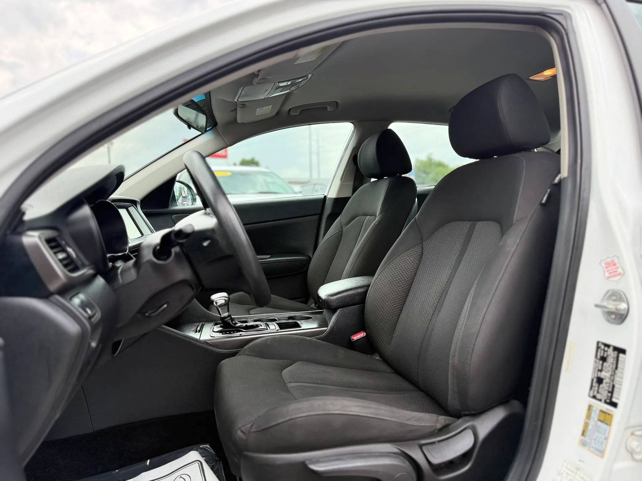 Used 2018 Kia Optima LX FWD image 17