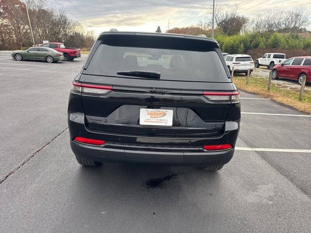 New 2025 Jeep Grand Cherokee Altitude image 6
