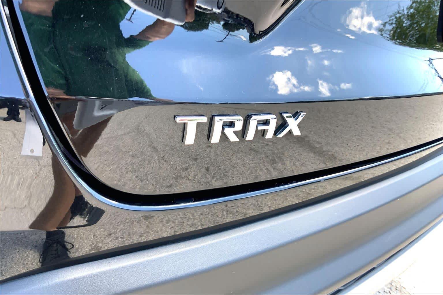 Used 2025 Chevrolet Trax LT FWD image 30