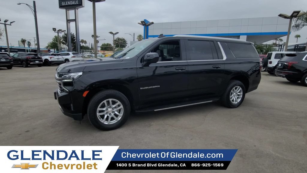 Certified 2024 Chevrolet Suburban LT AWD/4WD image 4