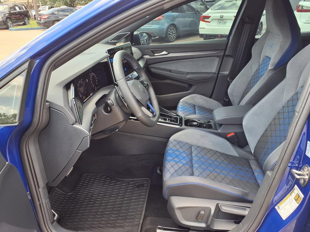 Used 2025 Volkswagen Golf w/ Euro Style Package AWD/4WD image 10