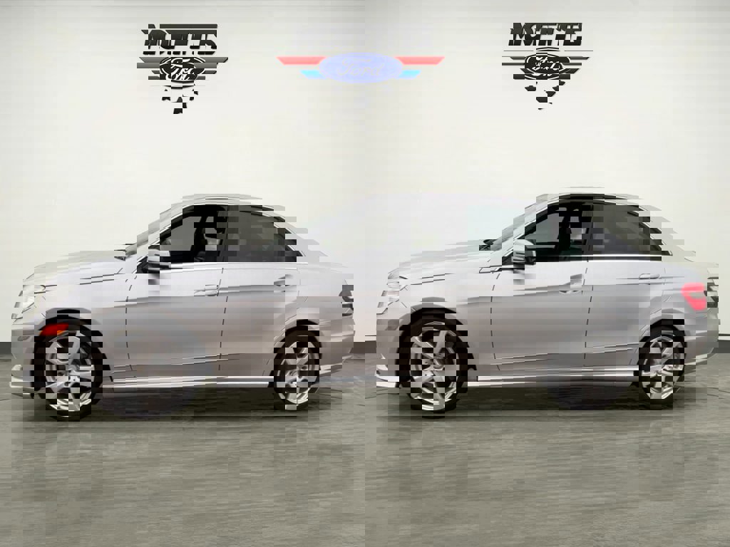 Used 2011 Mercedes-Benz E 350 4MATIC Sedan image 2