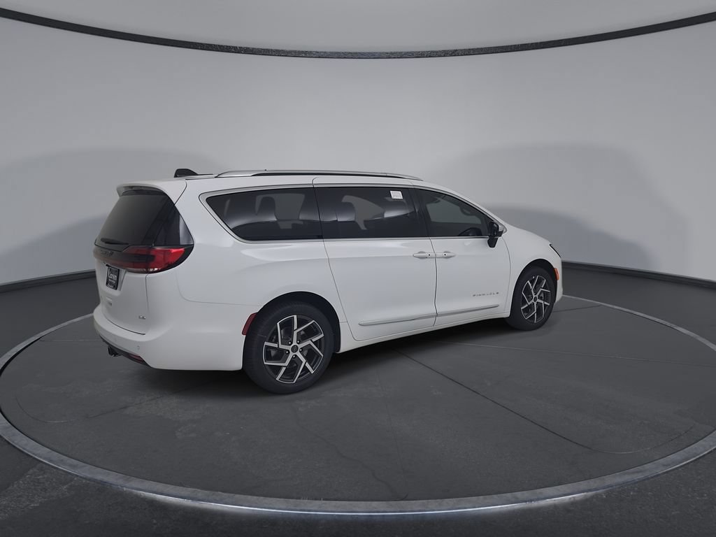New 2027 Chrysler Pacifica Pinnacle w/ Theater Group AWD/4WD image 15