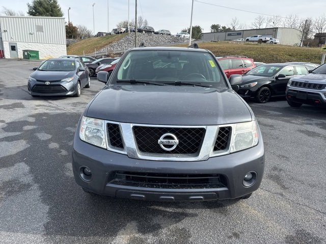 Used 2011 Nissan Pathfinder SV image 3