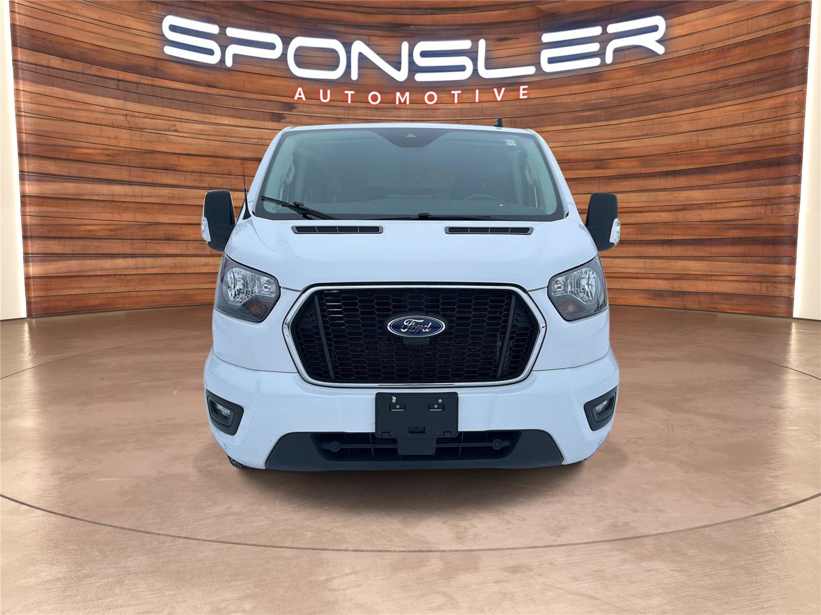 Used 2023 Ford Transit 350 XLT image 8