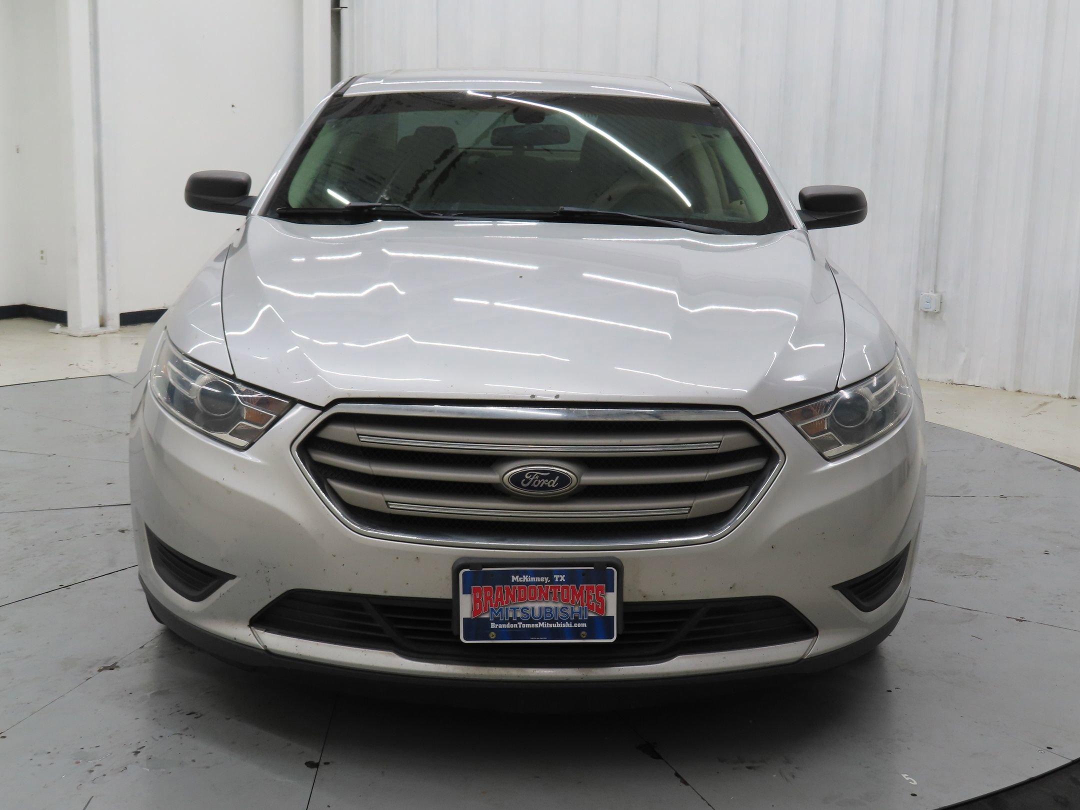 Used 2016 Ford Taurus SE FWD image 8