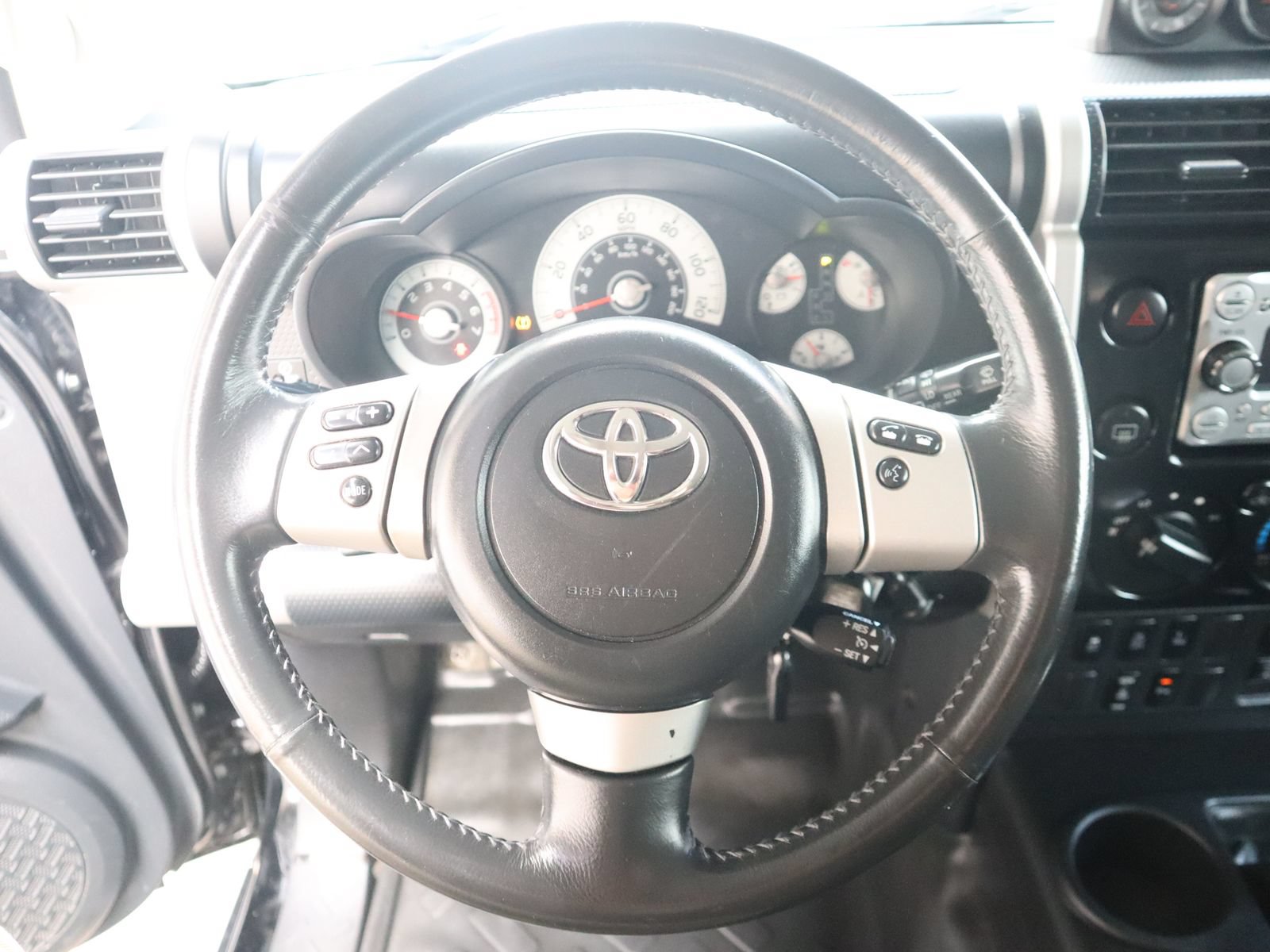 Used 2011 Toyota FJ Cruiser 4WD w/ Upgrade Pkg image 30
