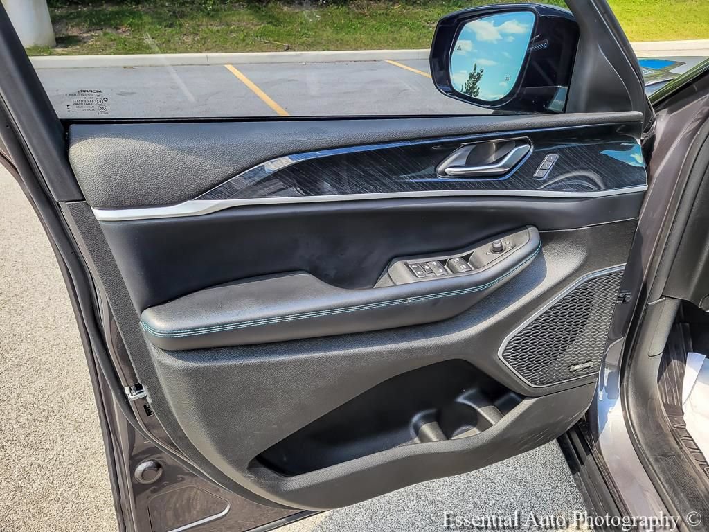 Used 2023 Jeep Grand Cherokee Trailhawk AWD/4WD image 26