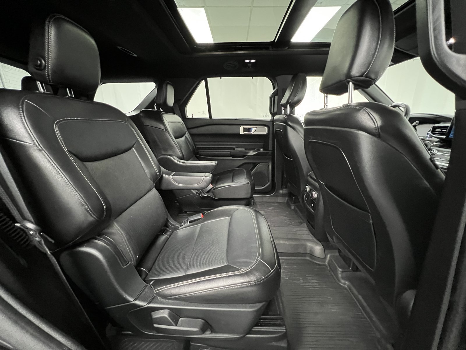 Used 2020 Ford Explorer Limited AWD/4WD image 41