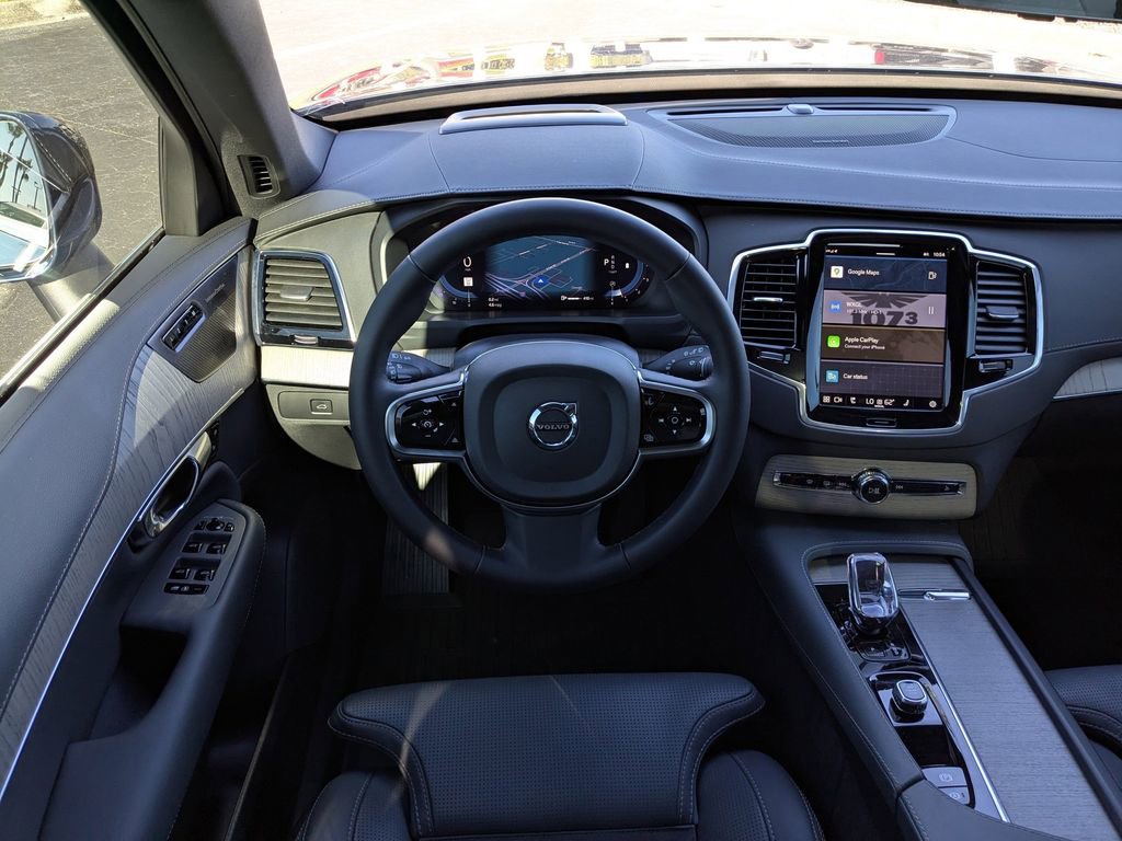 Used 2024 Volvo XC90 B6 Ultimate w/ Protection Package Premier image 18