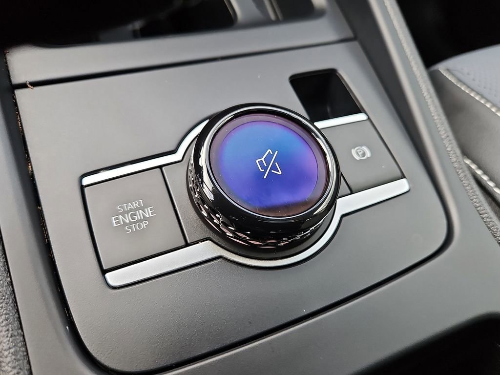 Certified 2025 Volkswagen Tiguan SE w/ Panoramic Sunroof Package image 15