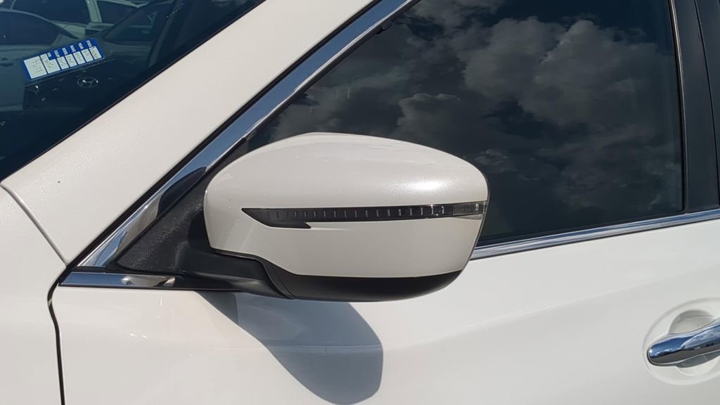 Certified 2020 Nissan Rogue SV image 11