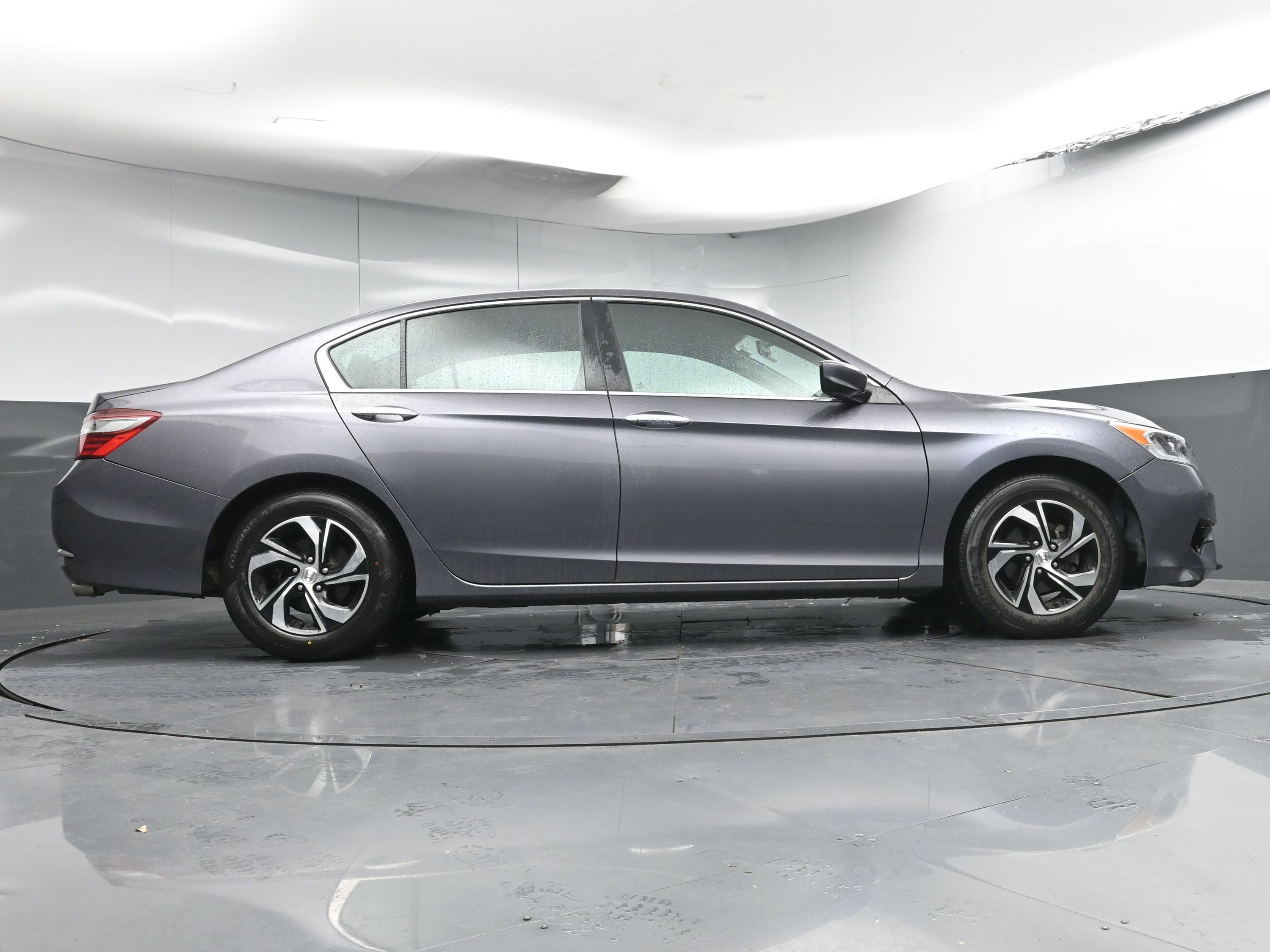 Used 2017 Honda Accord LX image 24