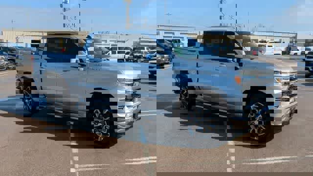 Used 2022 Chevrolet Silverado 1500 LT image 2