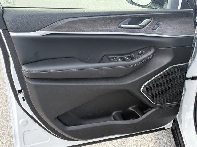 New 2026 Jeep Grand Cherokee Limited image 12