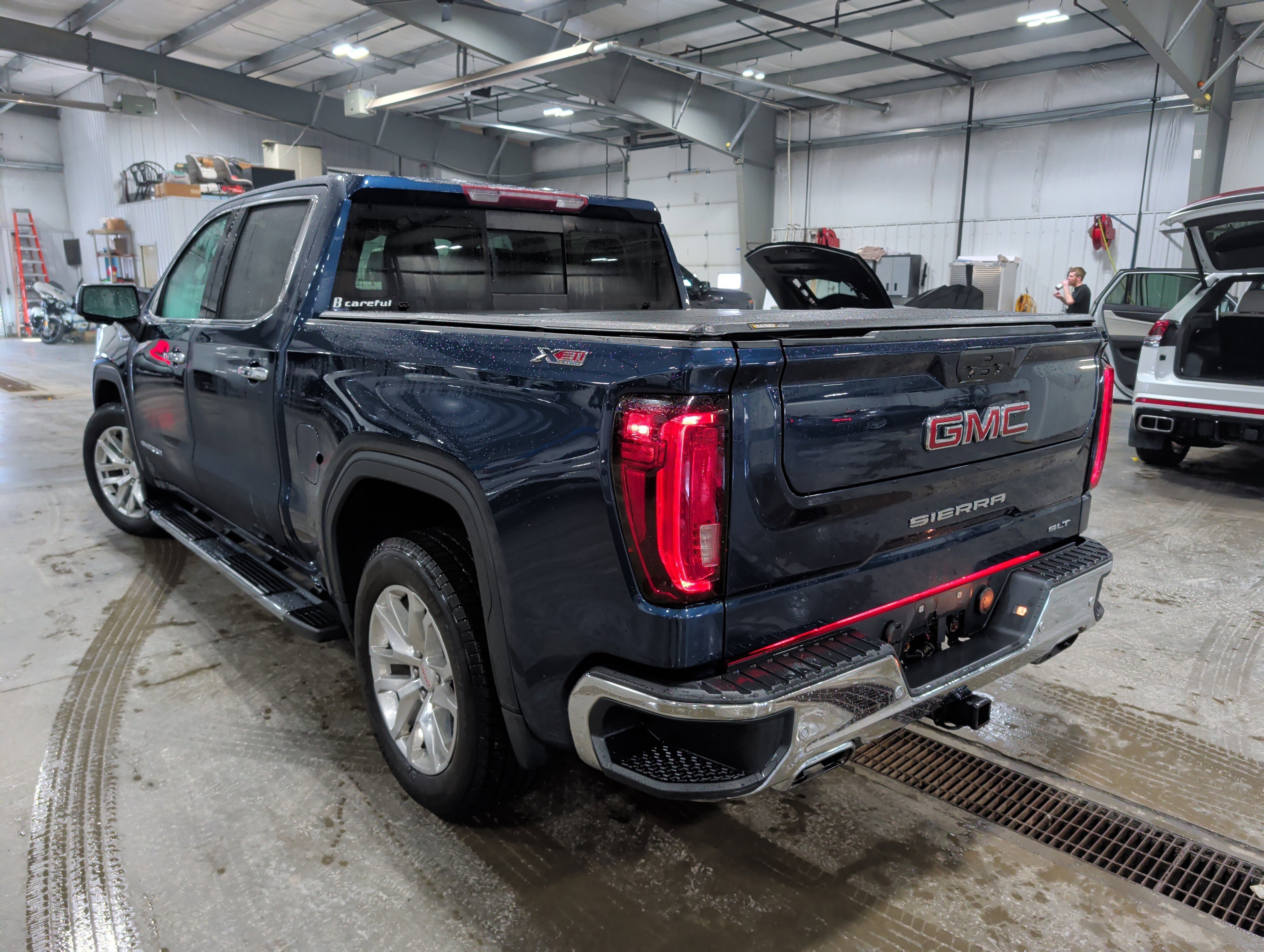 Used 2020 GMC Sierra 1500 SLT w/ SLT Premium Plus Package AWD/4WD image 4