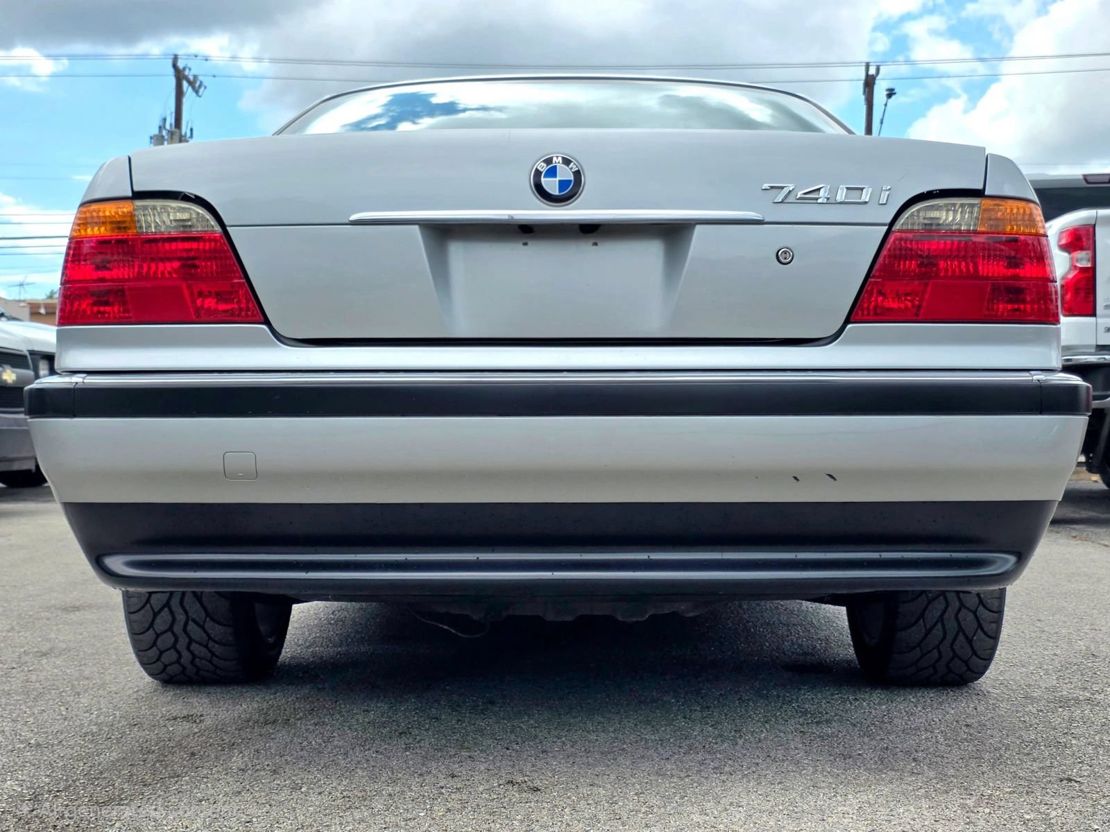 Used 2000 BMW 740i RWD image 3