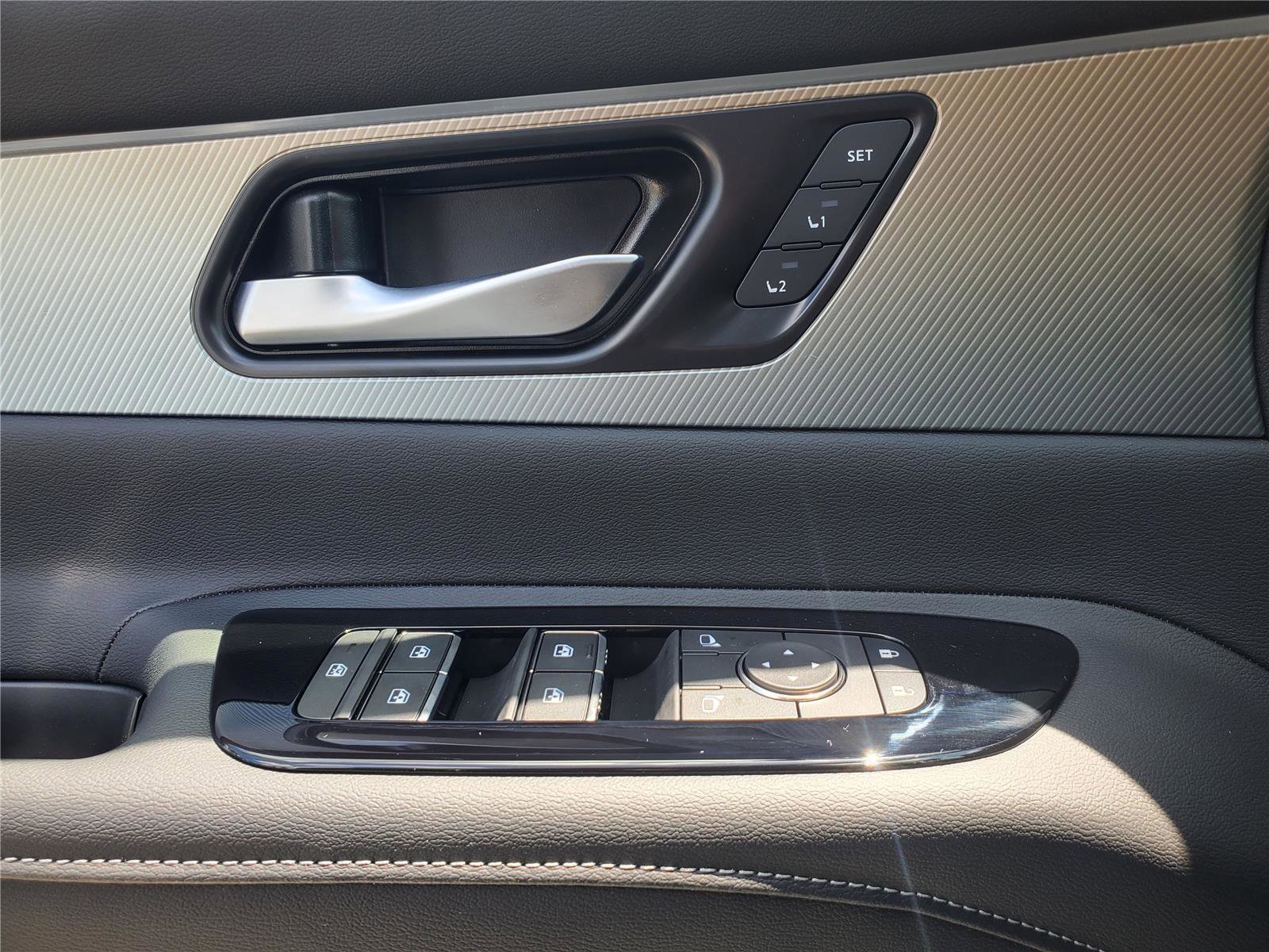 New 2025 Nissan Murano SL w/ Cargo Package AWD/4WD image 23