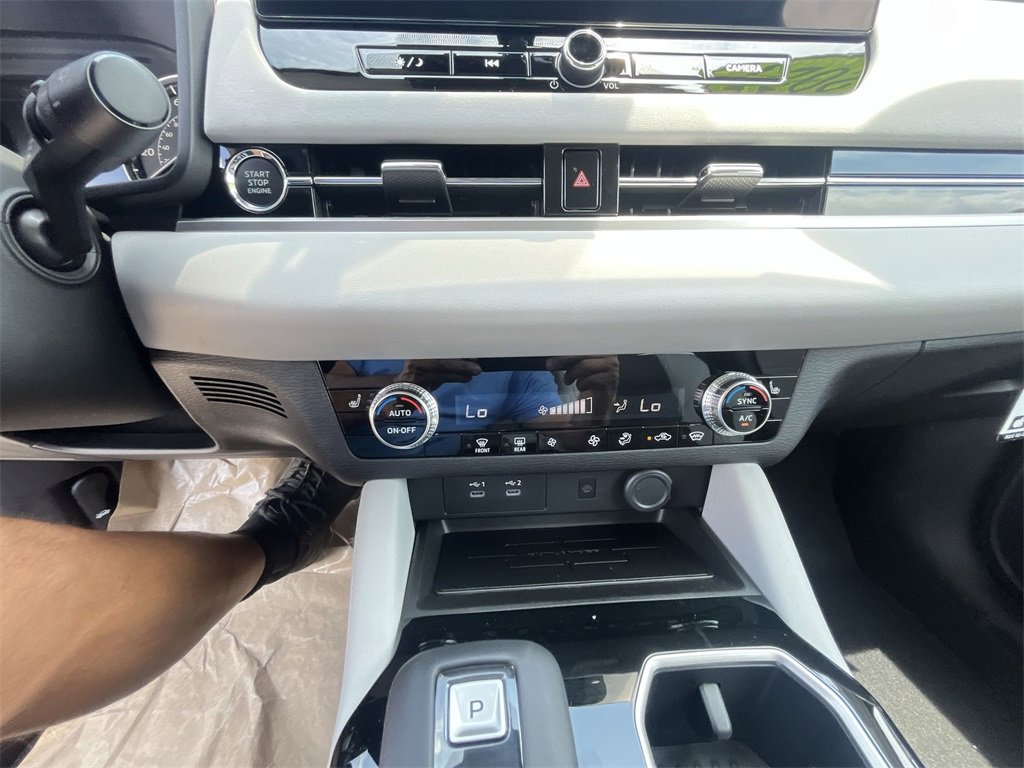 New 2025 Mitsubishi Outlander SE image 19