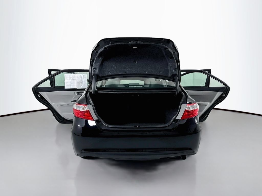 Used 2015 Toyota Camry LE FWD image 19