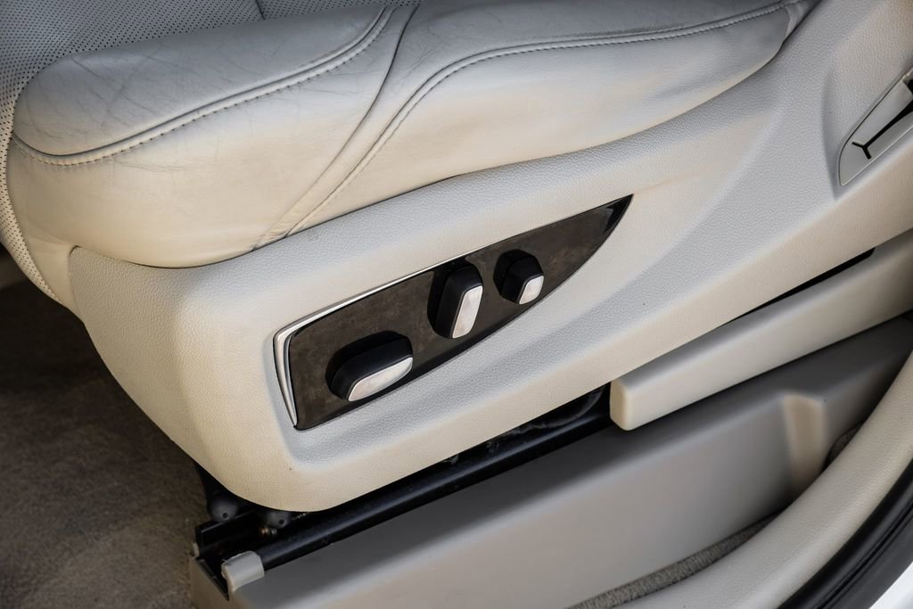 Used 2020 Cadillac Escalade ESV Premium Luxury image 34