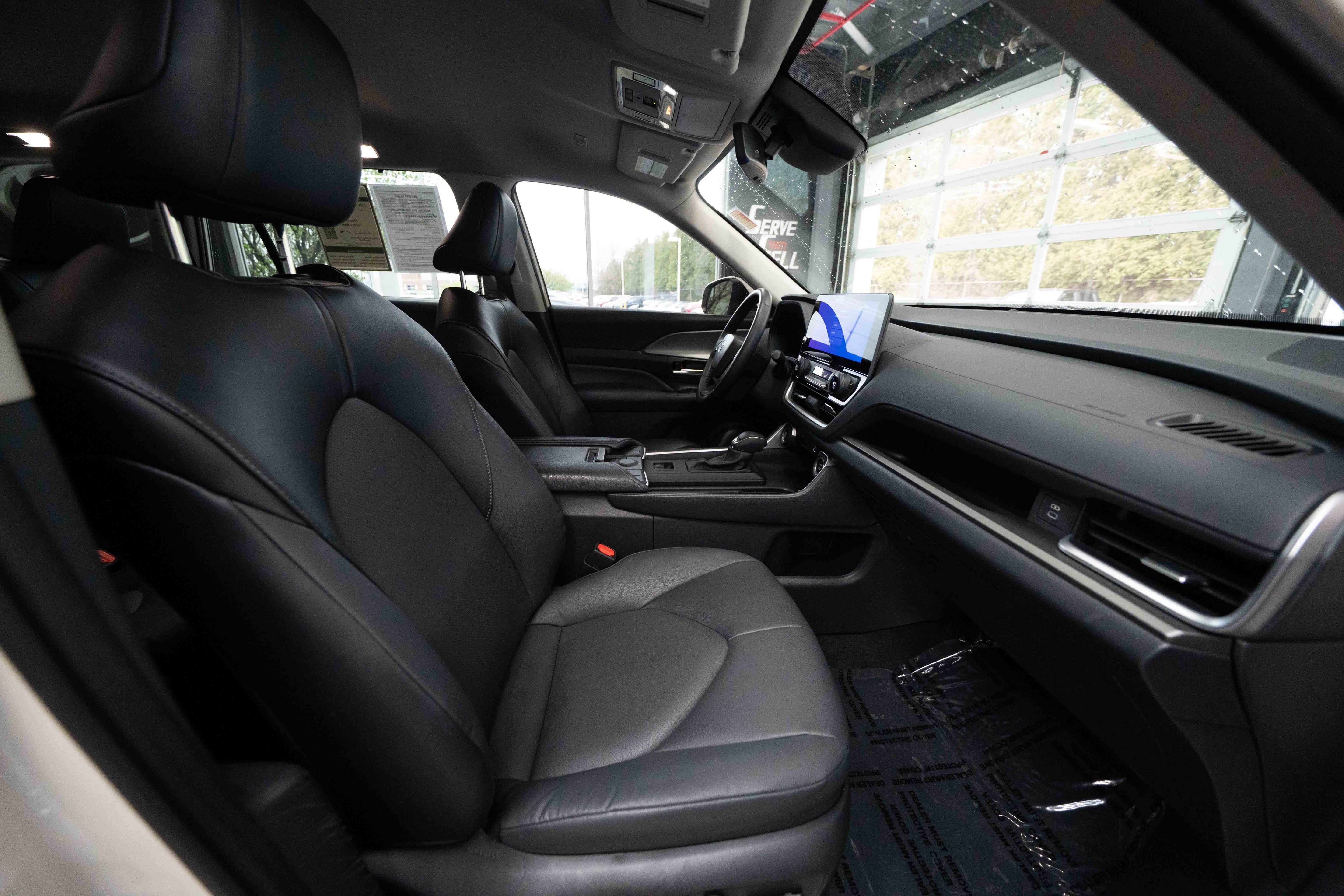 Used 2024 Toyota Grand Highlander XLE image 27