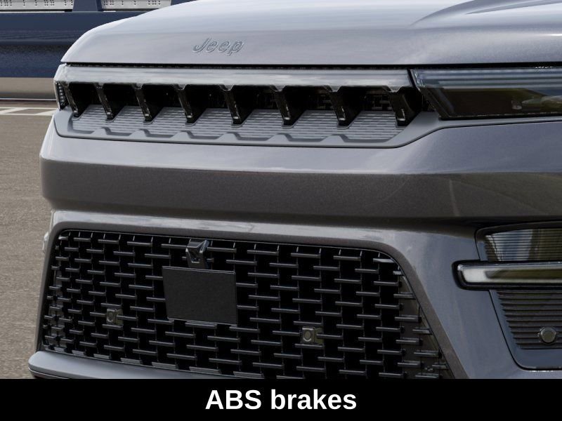 New 2026 Jeep Grand Wagoneer Summit w/ 8-Passenger Seating Package image 11