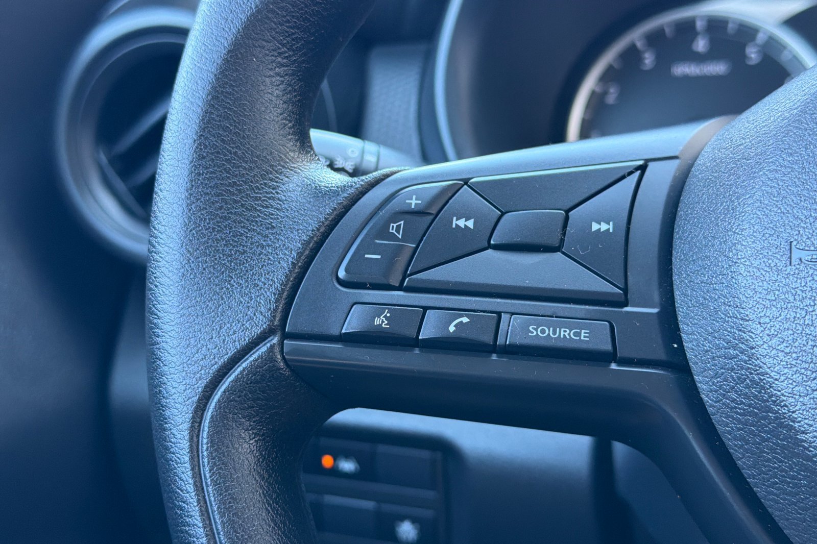 Certified 2025 Nissan Kicks Play S FWD image 29