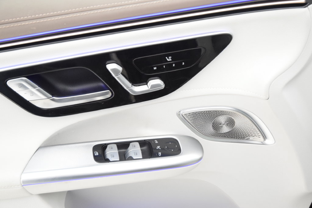 Certified 2023 Mercedes-Benz EQE 500 4MATIC SUV image 22