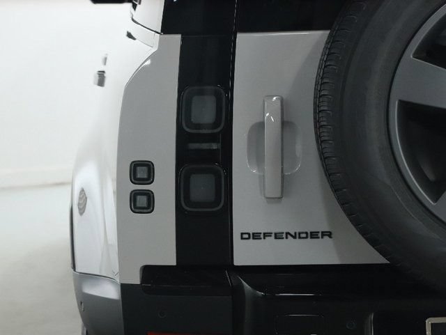 Used 2026 Land Rover Defender 110 S AWD/4WD image 44