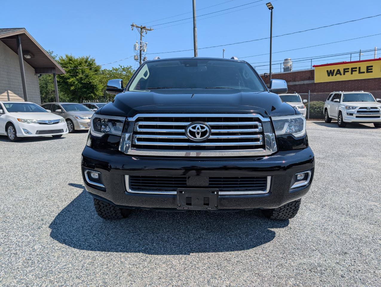 Used 2019 Toyota Sequoia Platinum AWD/4WD image 2