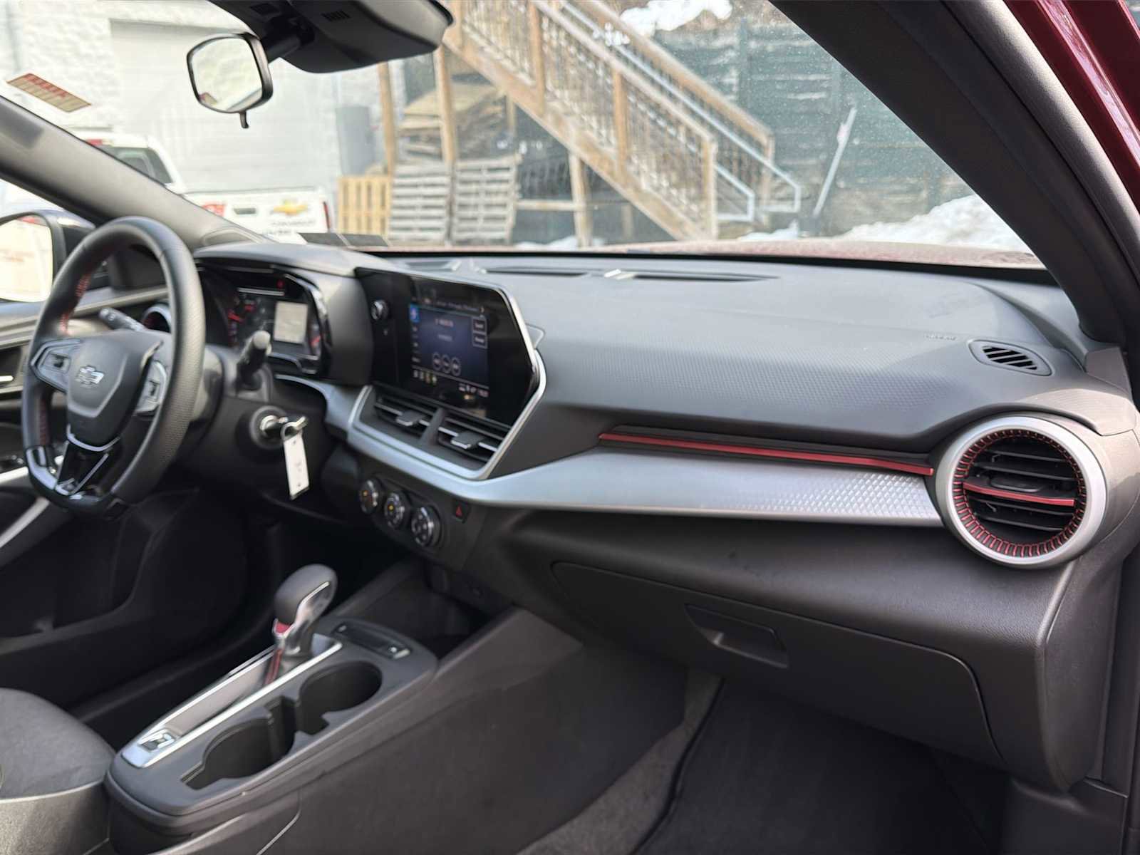 Used 2024 Chevrolet Trax RS w/ Driver Confidence Package image 25