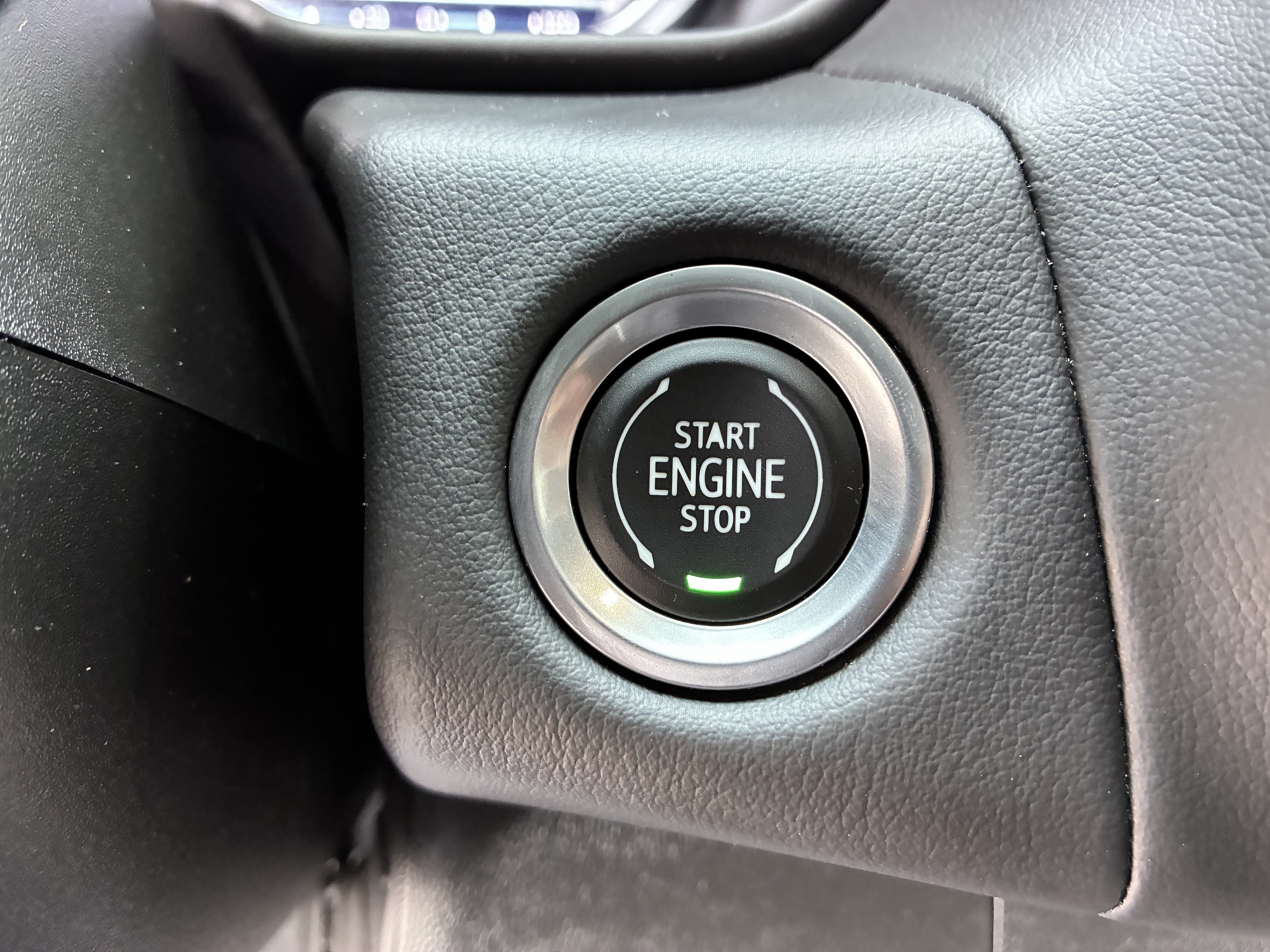 Used 2022 Chevrolet Tahoe Z71 w/ Luxury Package AWD/4WD image 35