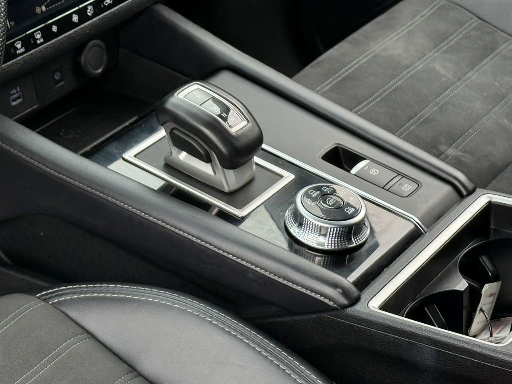 Used 2024 Mitsubishi Outlander SE image 22