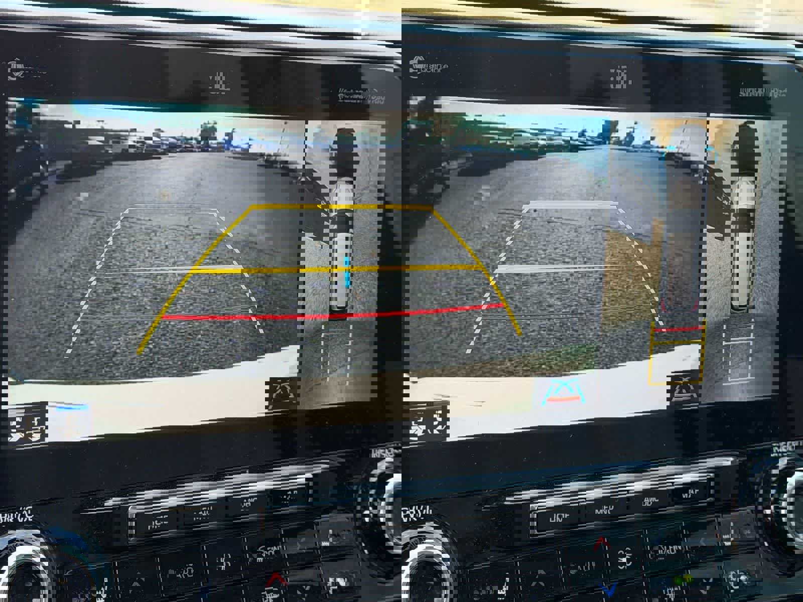 Used 2020 Toyota Highlander Limited FWD image 12