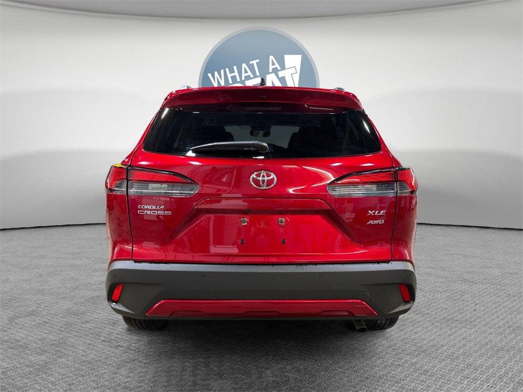 Used 2025 Toyota Corolla Cross XLE image 5
