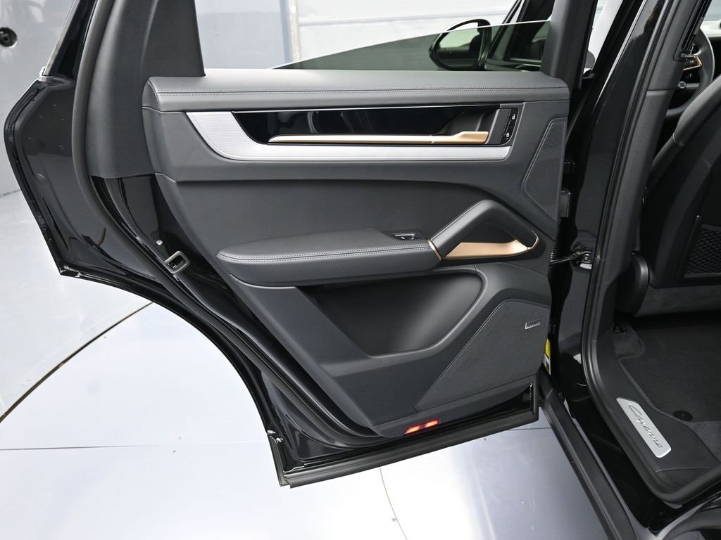 New 2026 Porsche Cayenne S image 24