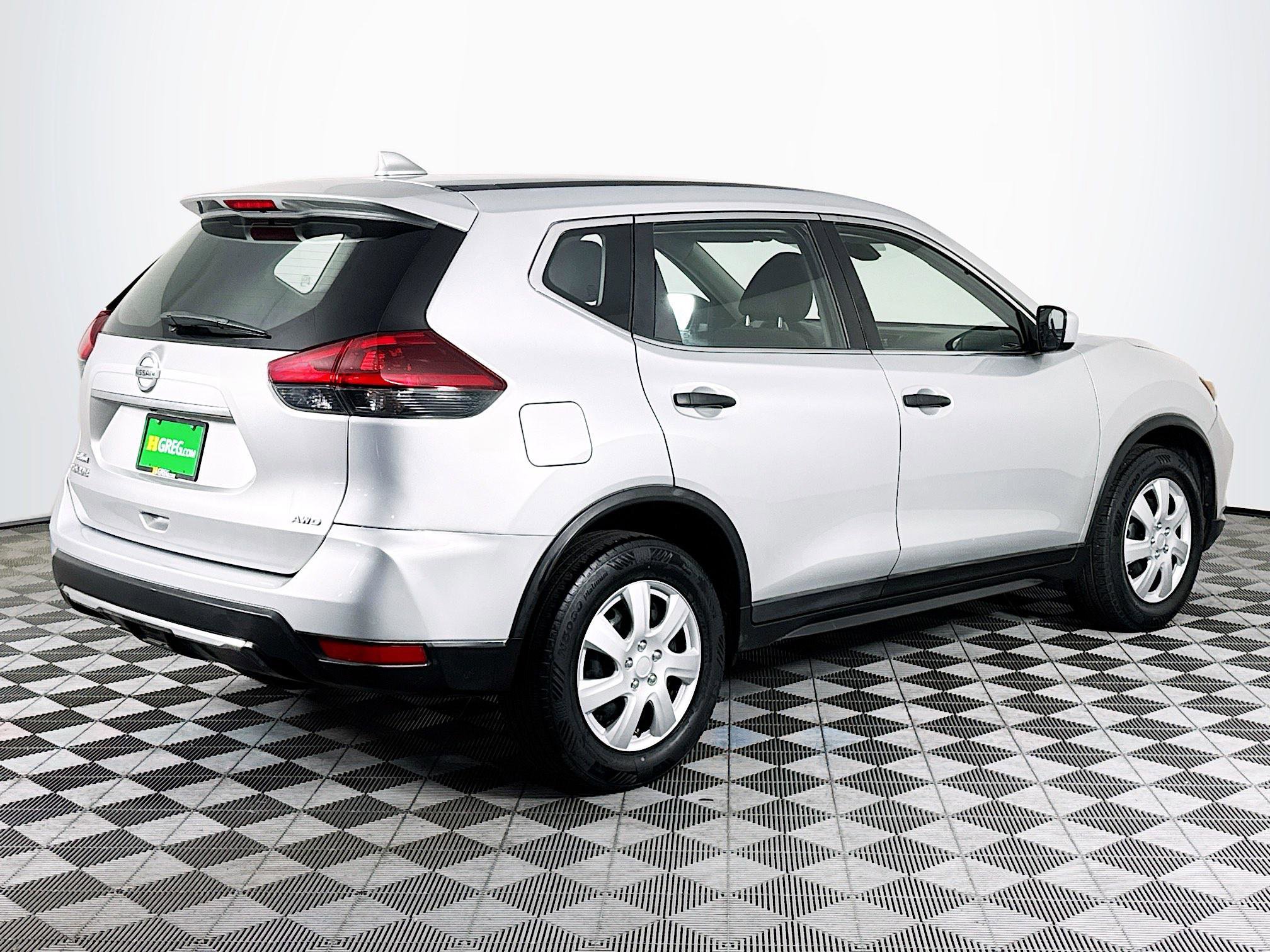 Used 2020 Nissan Rogue S AWD/4WD image 10
