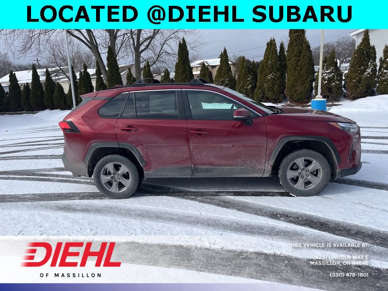 Used 2022 Toyota RAV4 XLE w/ Convenience Package image 2