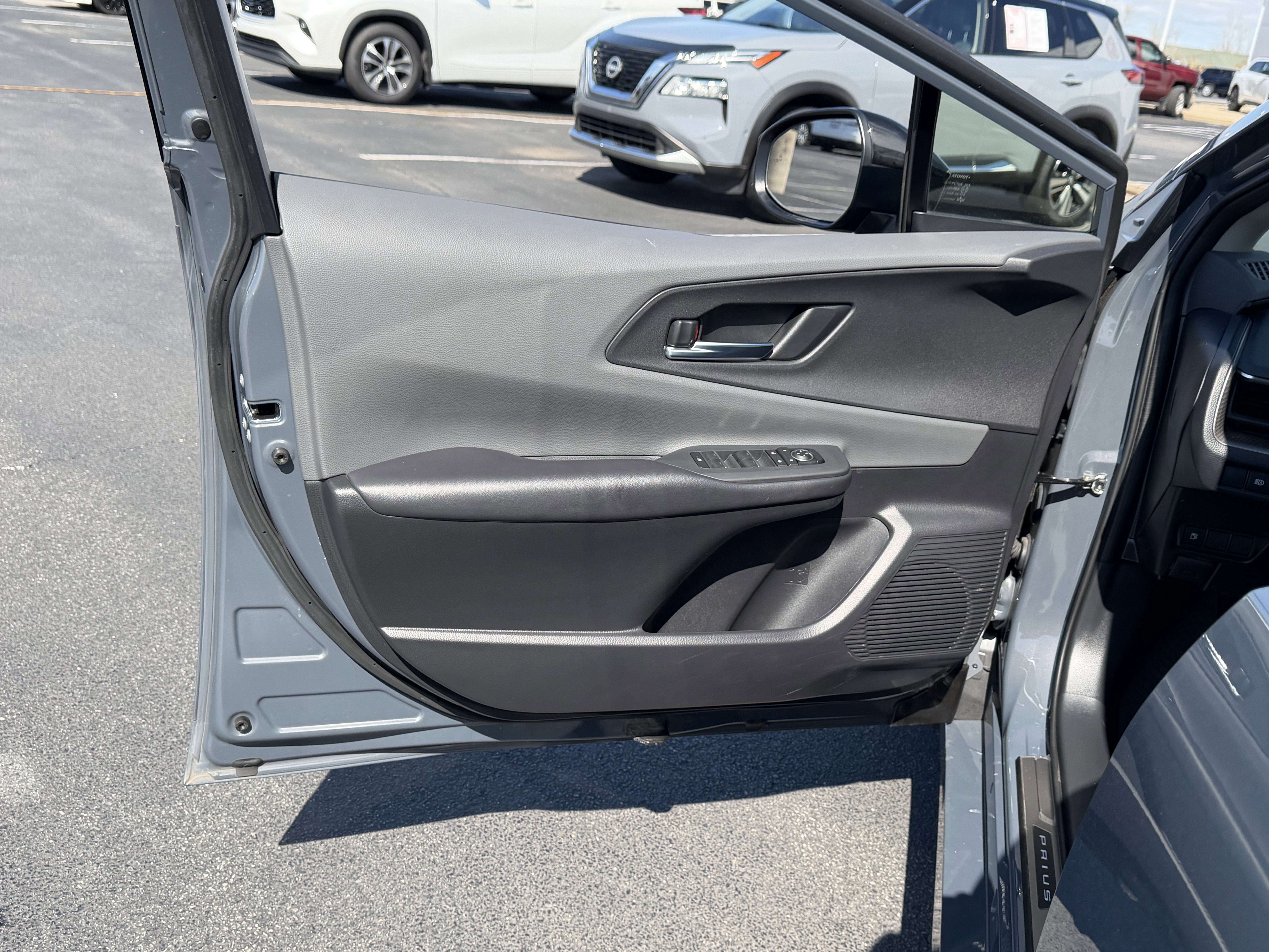 Used 2025 Toyota Prius XLE image 20