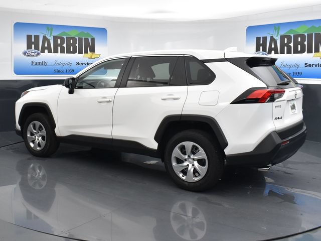 Used 2022 Toyota RAV4 LE FWD image 3