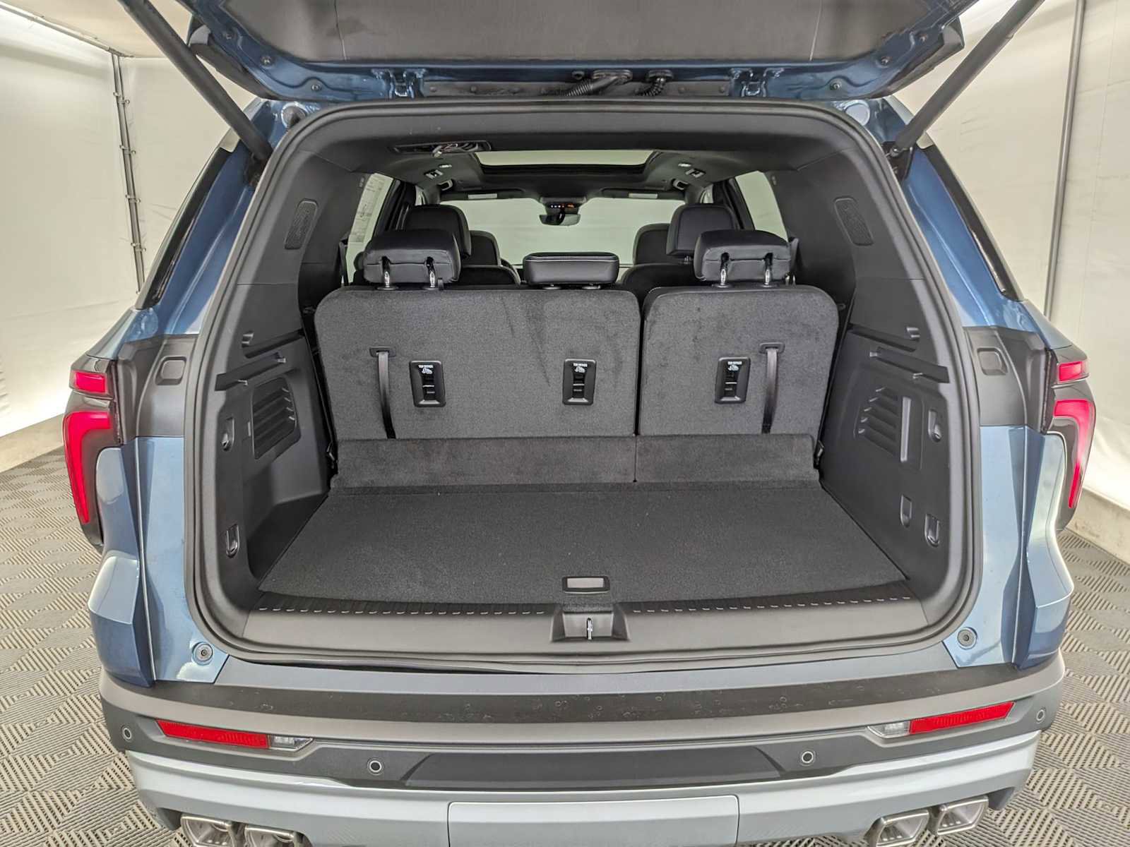 New 2026 Chevrolet Traverse LT w/ Enhanced Driving Package image 32