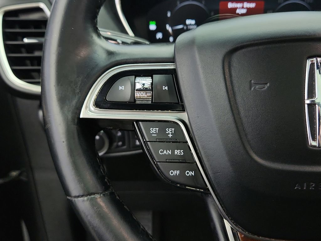Used 2020 Lincoln Nautilus Reserve w/ Cargo Utility Package AWD/4WD image 24