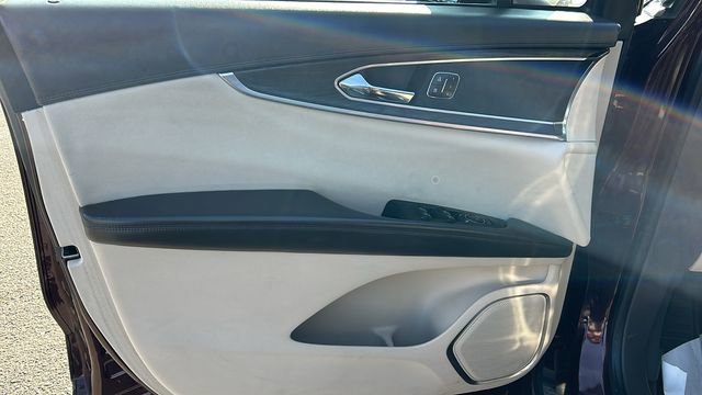 Used 2018 Lincoln MKX Reserve w/ Driver Assistance Package image 16