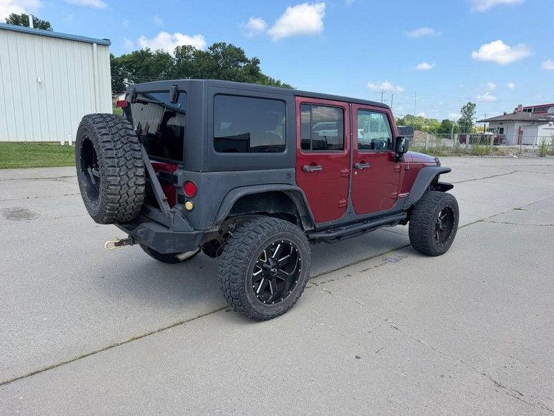 Used 2012 Jeep Wrangler Unlimited Rubicon w/ Connectivity Group AWD/4WD image 3