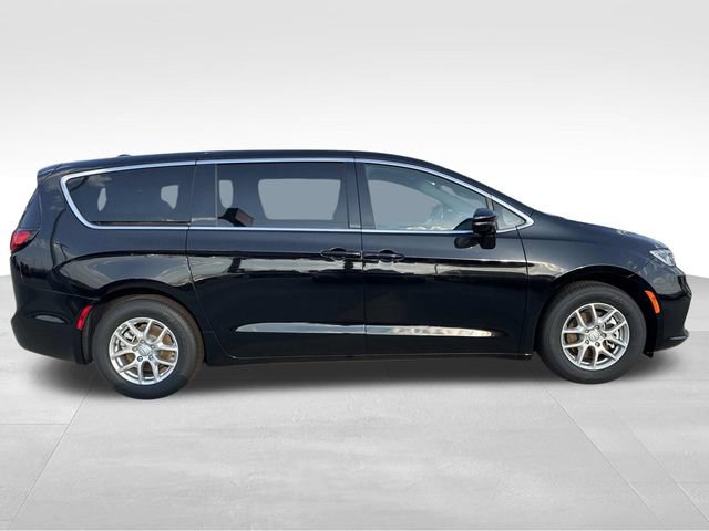 New 2026 Chrysler Pacifica Select FWD image 9