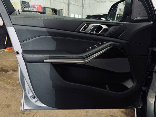 New 2026 BMW X5 xDrive40i AWD/4WD image 16